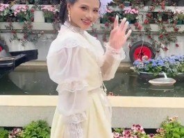 因“塌房”掉粉近百万网红小英最新视频大变样本人回应